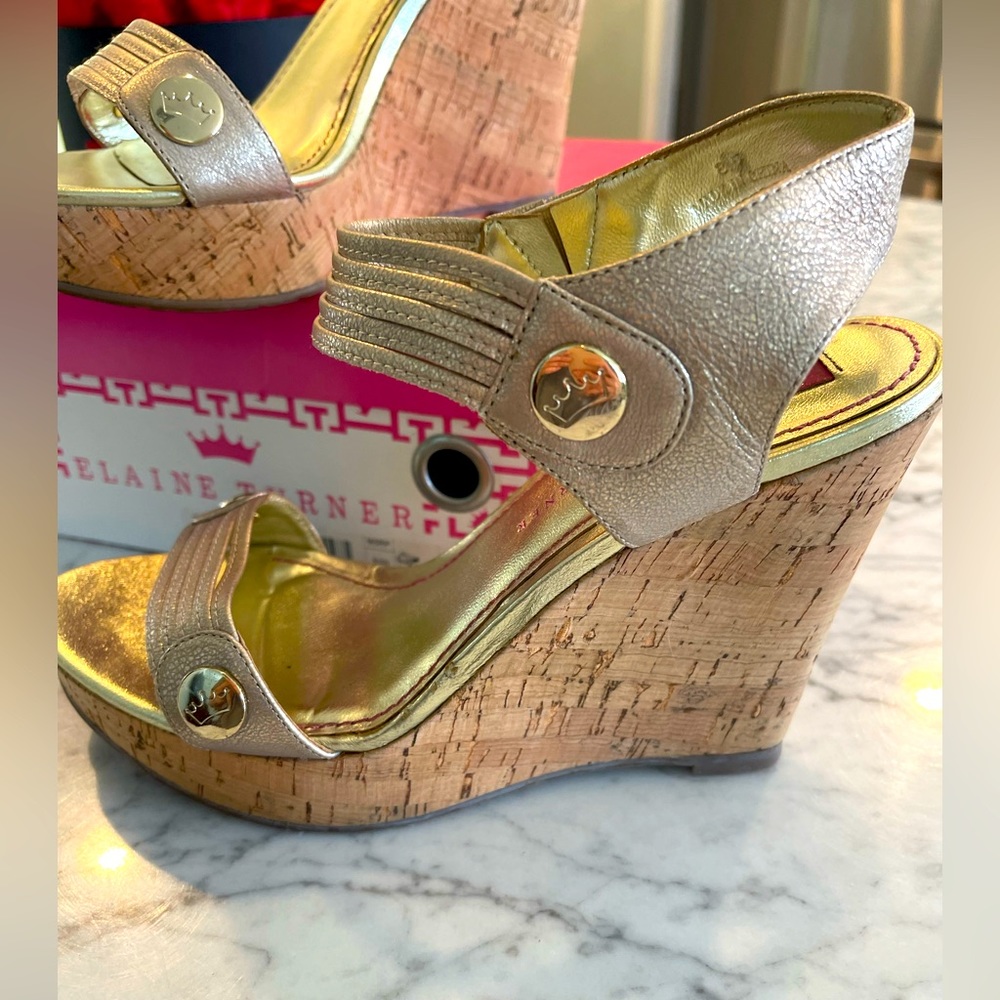 New Eileen Turner Kelvin Wedge, Size 8.